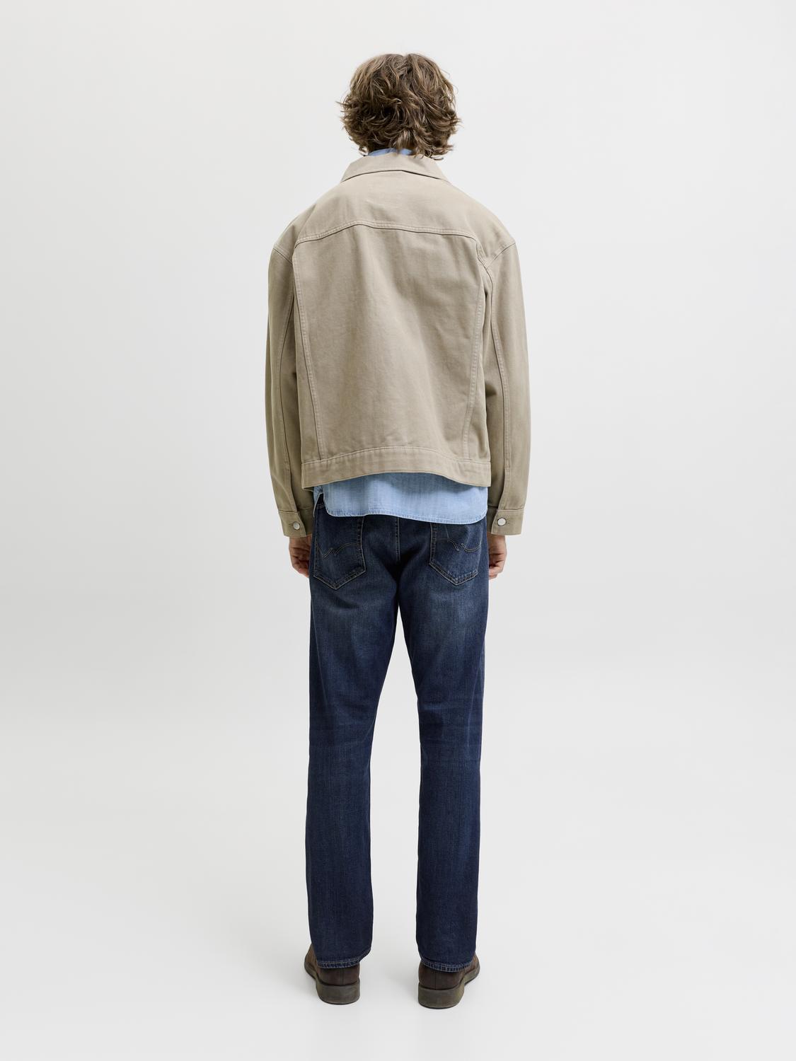 model_shot-back